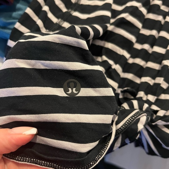 Lululemon open back tank - Picture 4 of 4